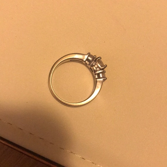 Diamond ring - Picture 2 of 4